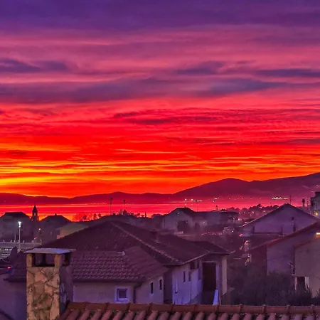 3bdr Sky Seaview & Parking * Kaštela