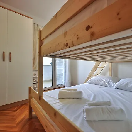 3bdr Sky Seaview & Parking * Kaštela